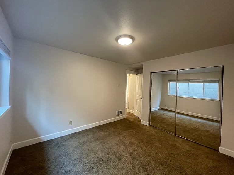 319 102nd Ave SE #19 — Photo 6