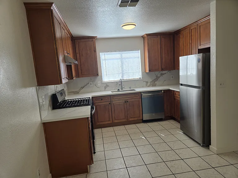2420 45th Ave — Photo 9