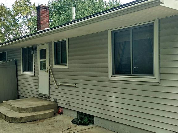 5th image of 281 E Stafford Ave