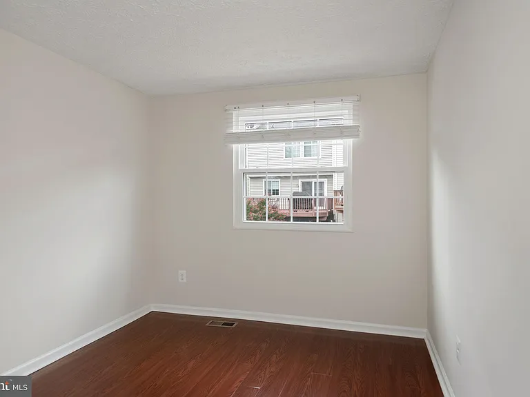 6324 Lightburn Ct — Photo 21