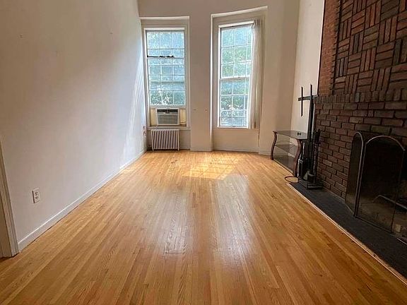 3rd image of 33 W 85th St #1A5