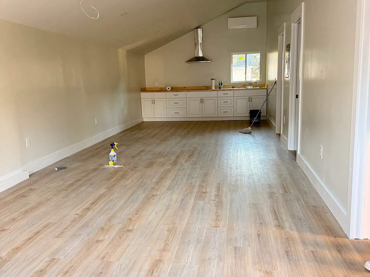 2 bed, 1000 sqft, $2,000 — Photo 1