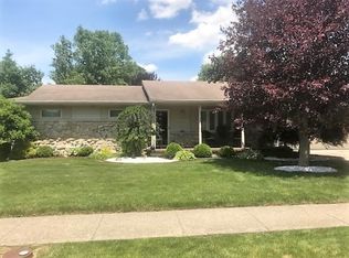 610 Holiday Dr, Greentown, IN