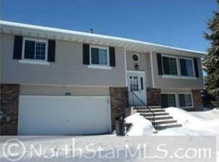 7593 13th St N, Oakdale, MN 55128