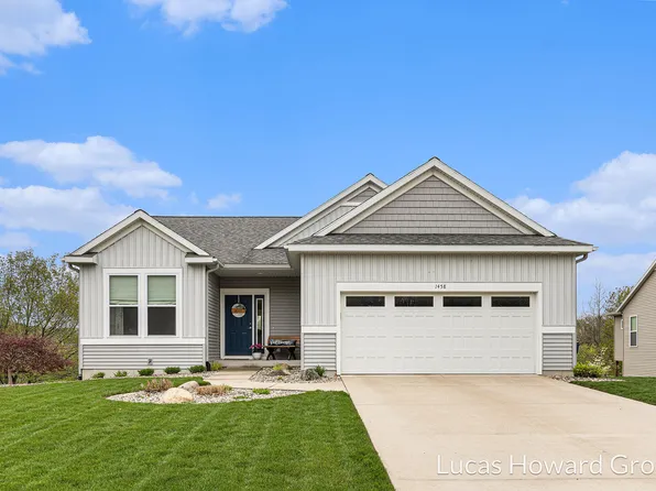 1458 Lawncrest Ct NE, Grand Rapids, MI 49505