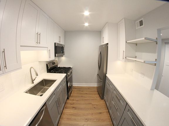 3rd image of 5201 Carriageway Dr APT 316