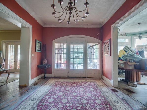 cincinnati-ohio-439767867 picture