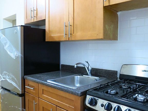4th image of 531 E 78th St APT 1G