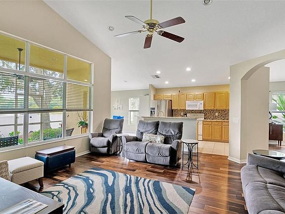5th image of 18821 Maisons Dr