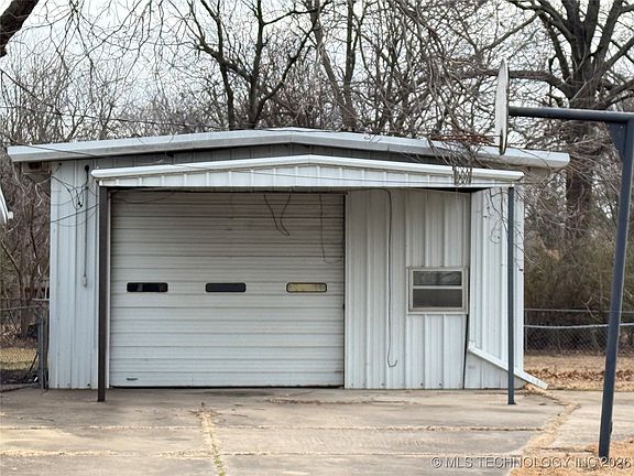 2nd image of 608 S 30th St