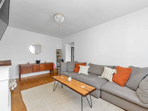 4th image of 30-31 Hobart St #6K