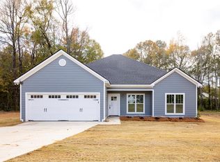 405 Lee Road 562, Smiths Station, AL 36877
