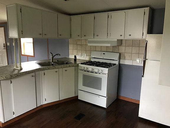 5th image of 2410 Decker Dr