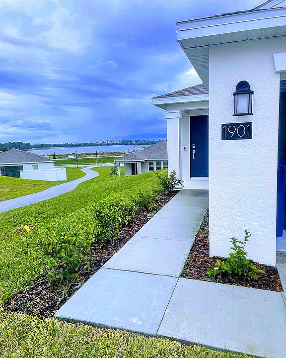 2nd image of 1901 Heart Lake Dr