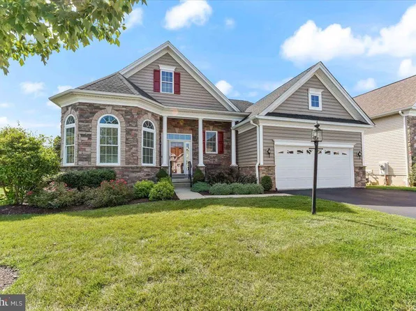 619 Regency Hills Dr, Collegeville, PA 19426