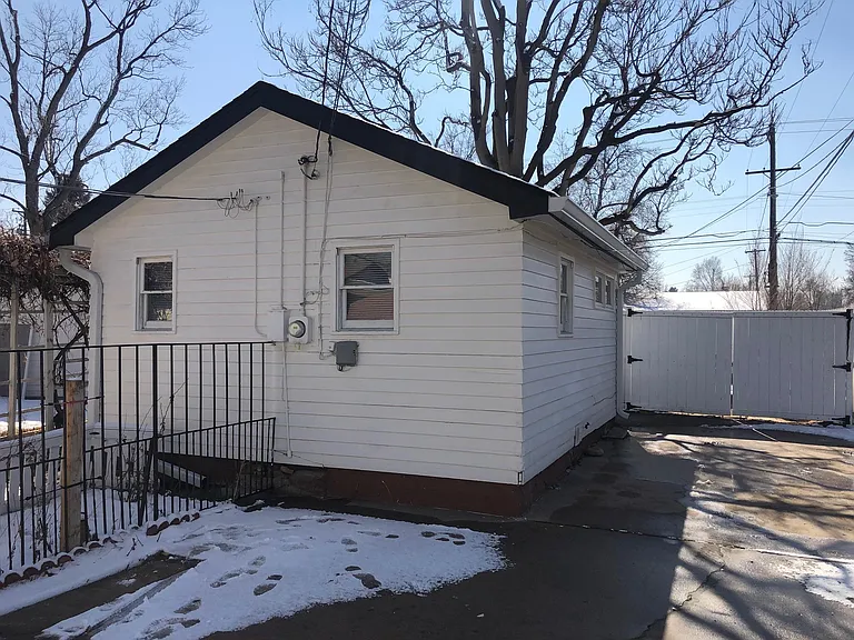 4295 S Clarkson St — Photo 7