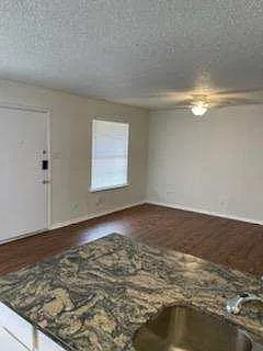 2 bed, 1.5 bath, 1000 sqft, $1,490 — Photo 4