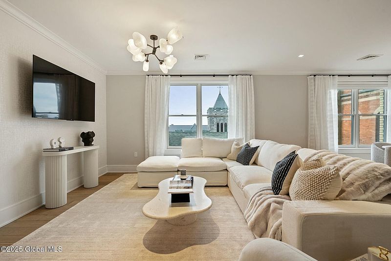 5th image of 19 Washington Street #455 J