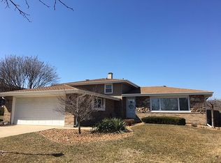 15600 Orogrande Dr, Oak Forest, IL 60452