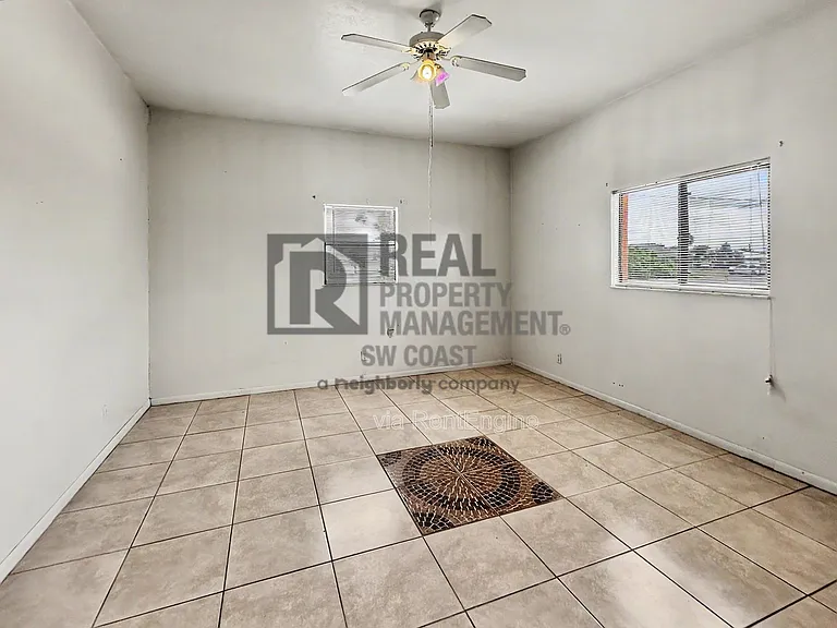 1043 Abrams Blvd — Photo 12