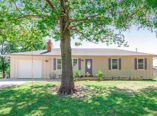 629 N 7th St, Lacygne, KS 66040