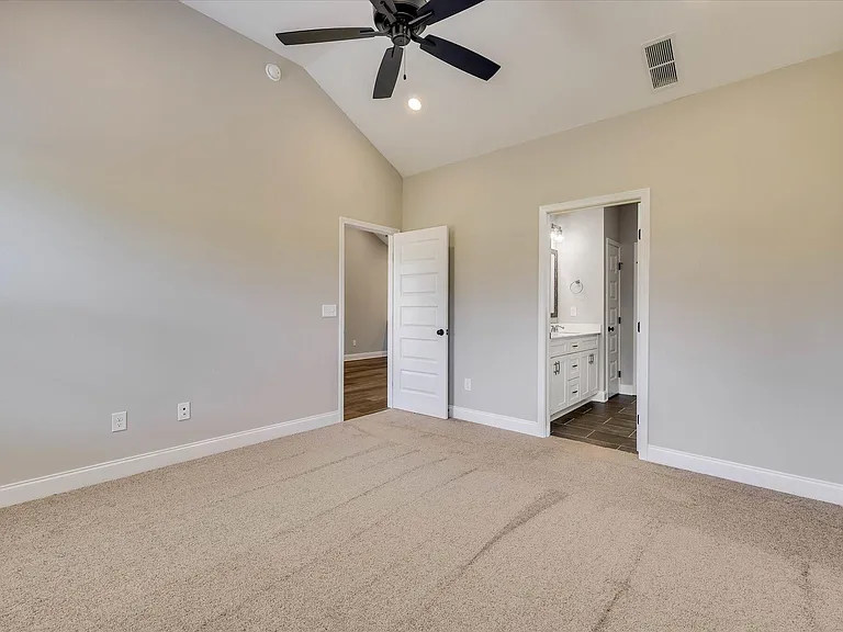 1122 Jolly Ln — Photo 17