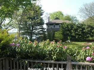 14 Old North Rd, Stonington, CT 06355