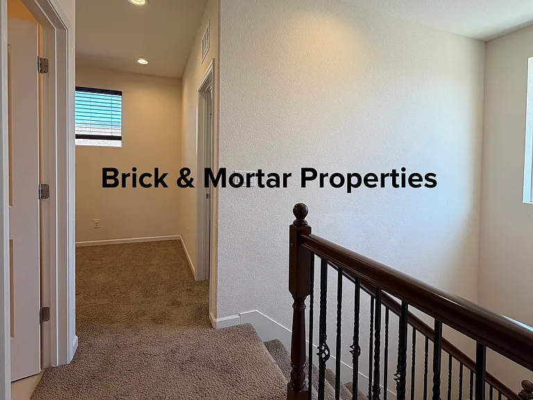 961 Villa St — Photo 8