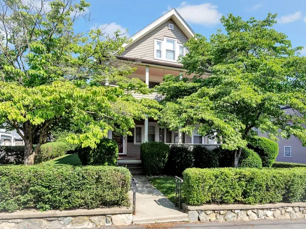 19 Fessenden Rd #1, Arlington, MA 02476