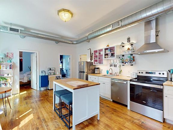 5th image of 3531 California Ave