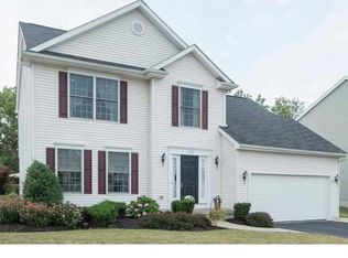 118 Foxcroft Dr, Hamburg, NY 14075