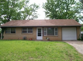 1417 Pierre St, Manhattan, KS 66502