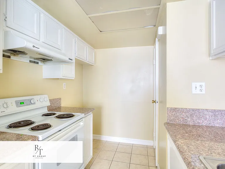 2368 Pepper St — Photo 10