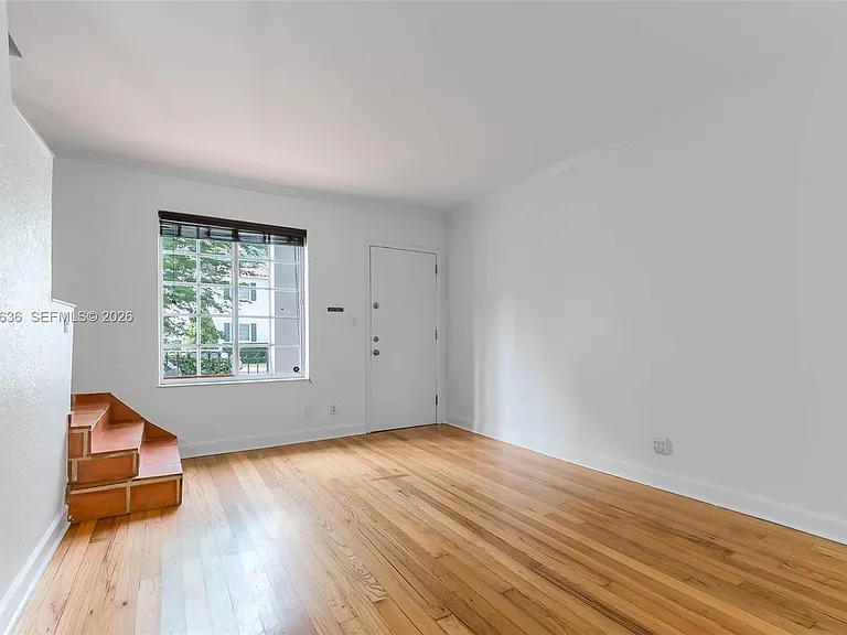 21 Madeira Ave #18 — Photo 2