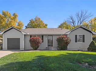 1204 NW 55th St, Blue Springs, MO 64015