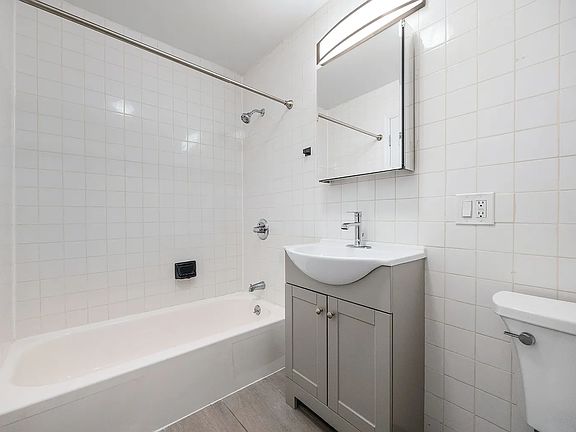 5th image of 1586 1st Ave APT 3D
