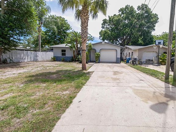 2nd image of 1319 San Jose Blvd
