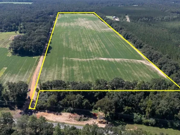40 Deloach Ln, Milton, FL 32570