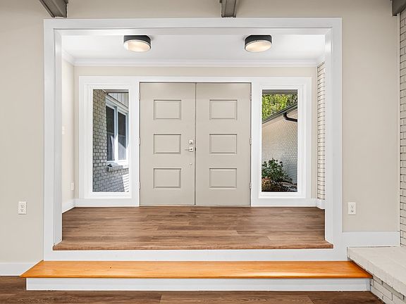 2nd image of 972 Georgetown Rd