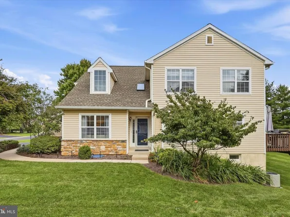 152 Canterbury Ln, Blue Bell, PA 19422