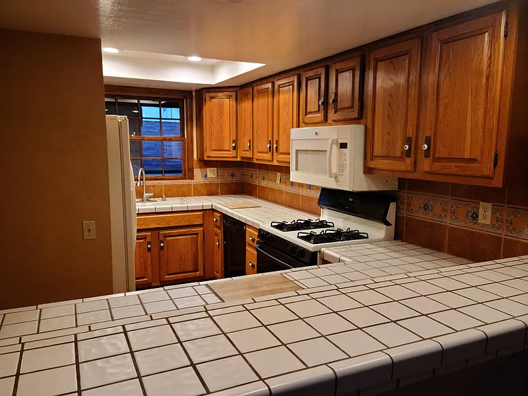 2618 Juan St #7 — Photo 4