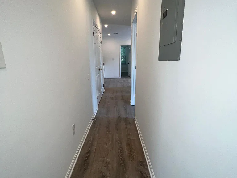 1646 F St NE #2 — Photo 5
