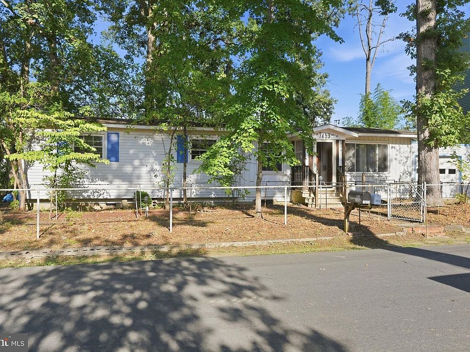 1st image of 1623 Shady Side Dr