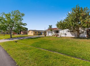 1490 SE Santurce Rd, Port Saint Lucie, FL 34952