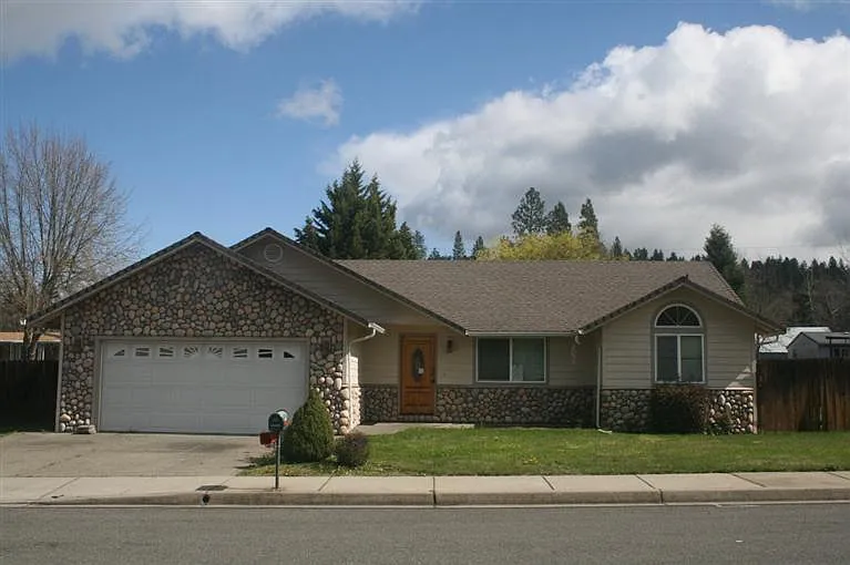 2641 Florer Dr photo 1
