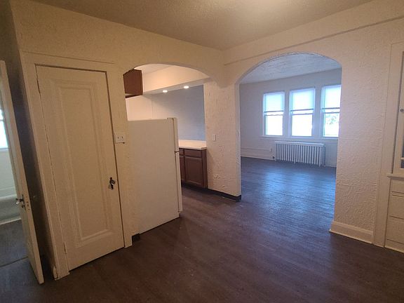 2nd image of 100 Academy Ave #Aca-5