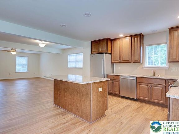 4th image of 1057 Decatur St