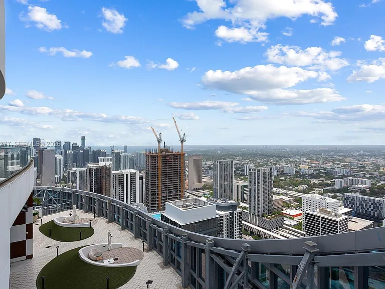 851 NE 1st Ave #Penthouse 5700 — Photo 5