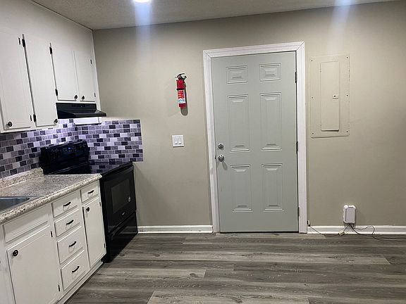 3rd image of 701 Cascade Rd