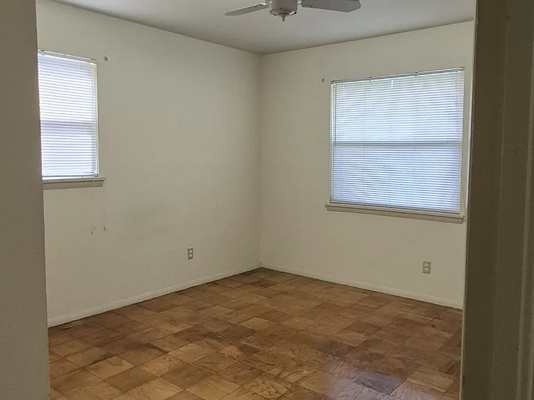 396 Andrew Dr — Photo 29